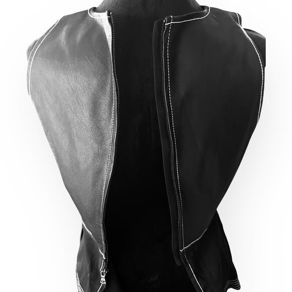 BCBGMAXAZRIA Women's Luella Black Faux Leather Peplum Top Size XXS - NWT - Picture 12 of 16